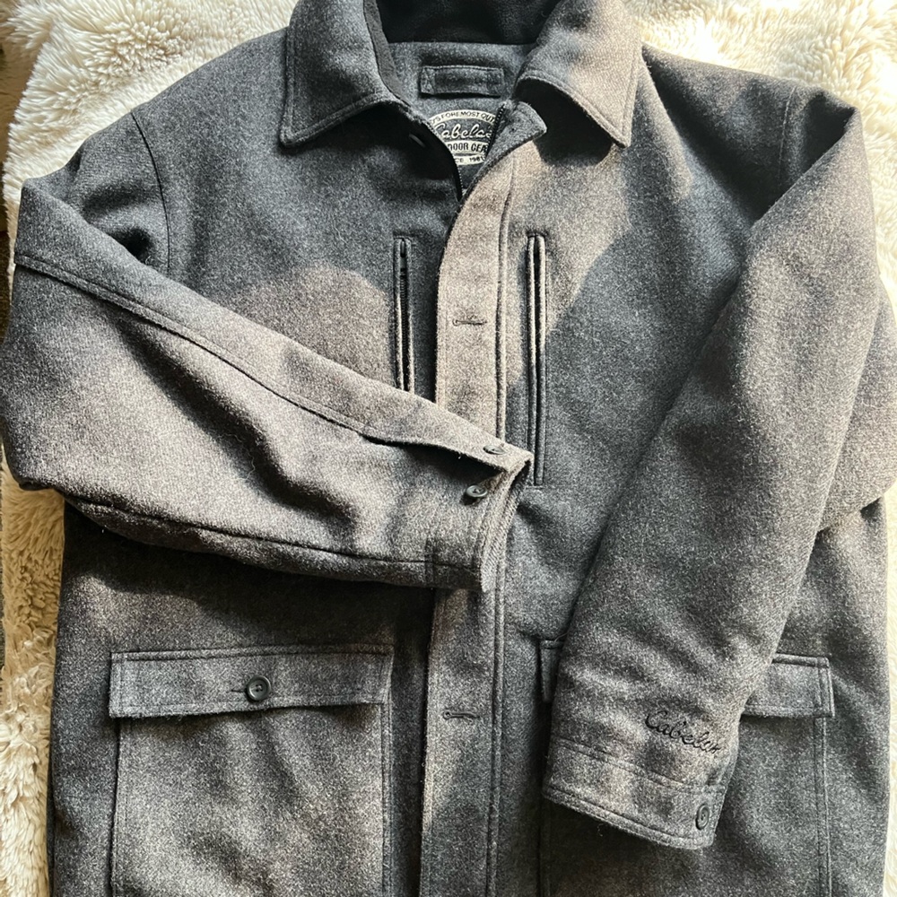 Like new Cabela’s wool jacket with thinsulate lining. Size XXL